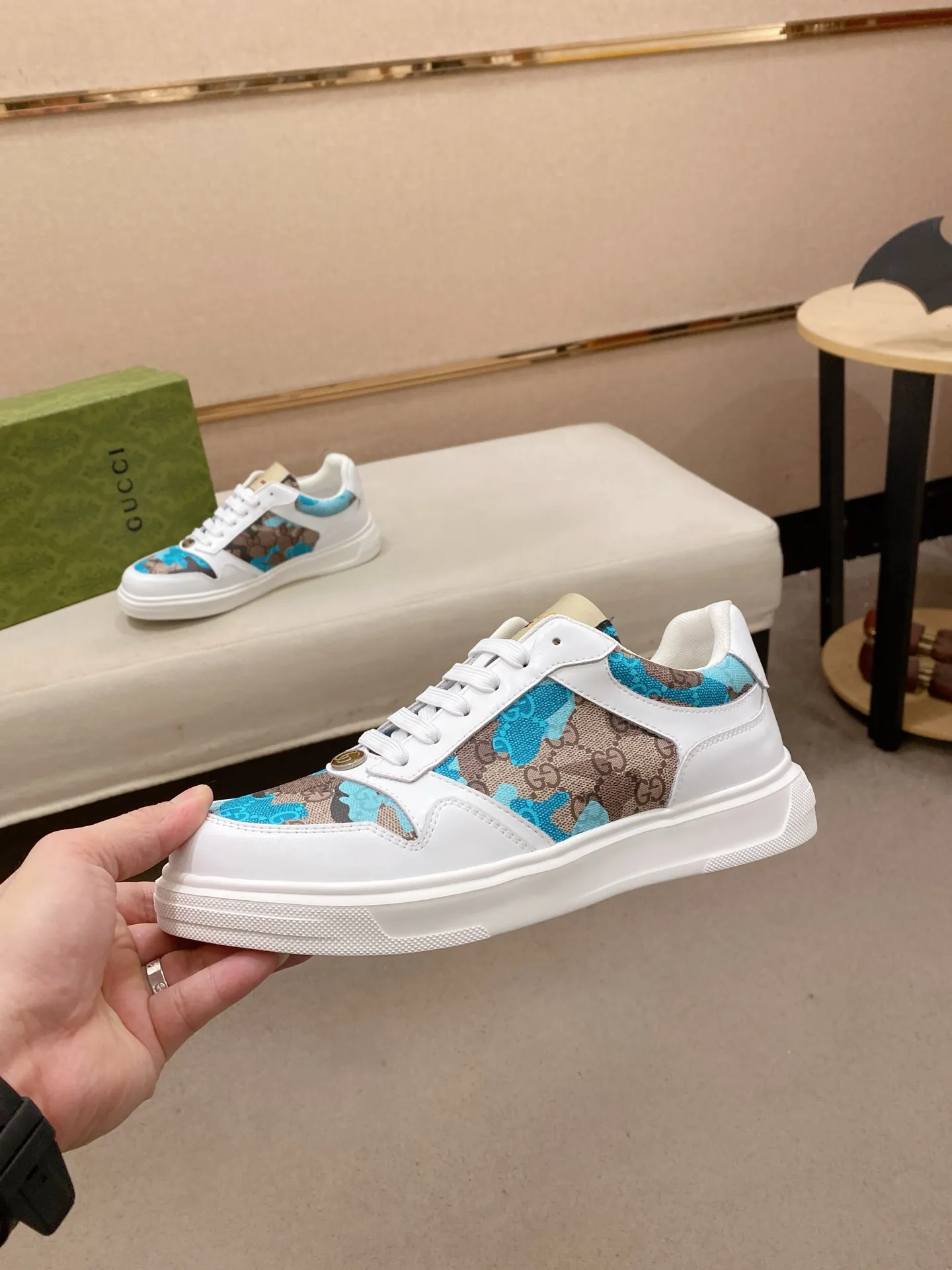 Ex-factory price 400💰【Gucci】Gucci men’s latest series of casual shoes! The official website is built 1:1. The upper is made of imported high-quality cowhide, and the lining is made of high-quality sheepskin, which is soft and comfortable. Picky selection of materials and exquisite workmanship give you the best enjoyment. Number of yards: 38-44 yards.